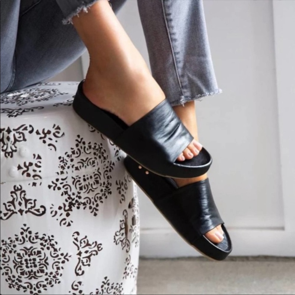 Beek Pelican Flatform Platform Leather Slides Sandals Black Anthropologie sz 10